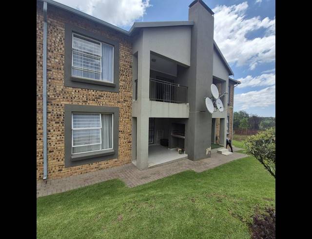 2 BEDROOM APARTMENT FOR SALE IN WILGEHEUWEL